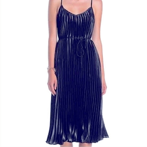 Flaw NWT Dress Forum Pleated Satin Cocktail Dress Size S - Picture 2 of 10